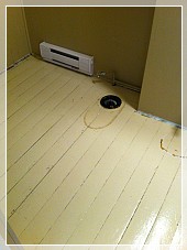 plancher en bois peinturé